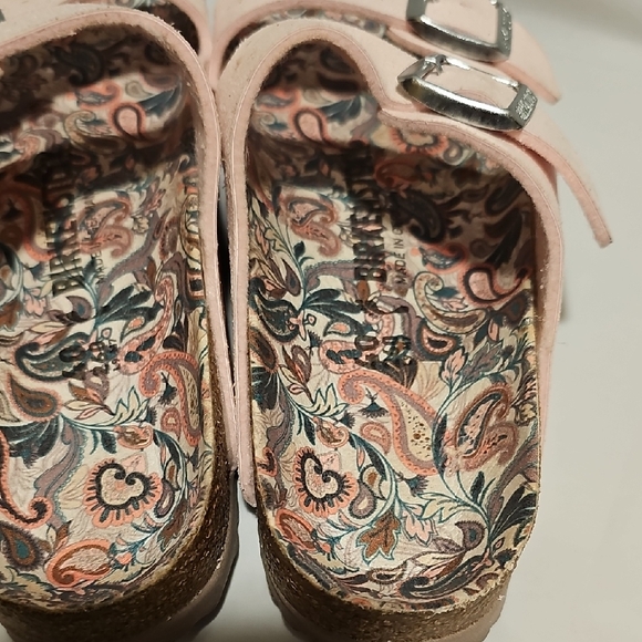 Birkenstock Blush Sandals with Floral Insole - Picture 3 of 9
